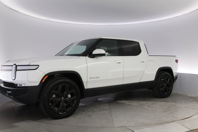 2023 Rivian R1T — photo 14 of 24