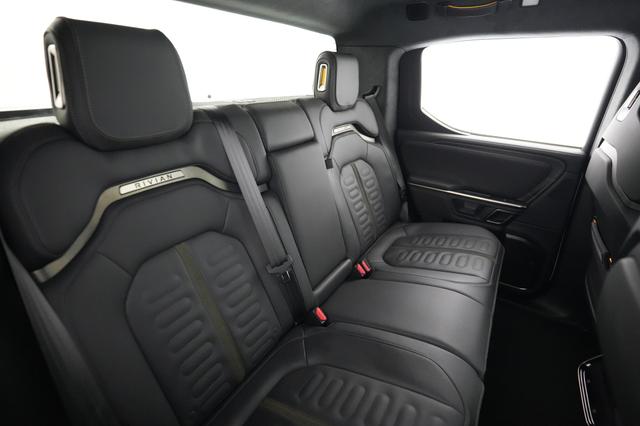 2023 Rivian R1T — photo 4 of 24