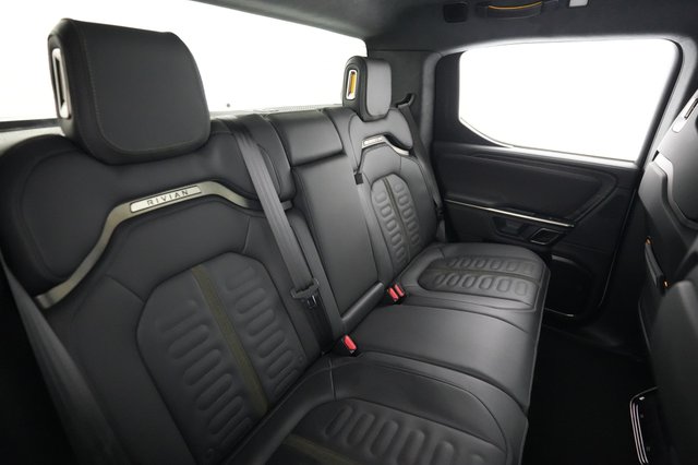 2023 Rivian R1T — photo 4 of 24