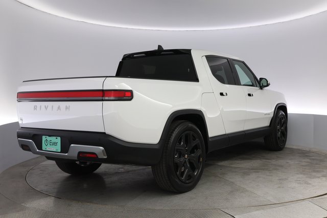 2023 Rivian R1T — photo 2 of 24