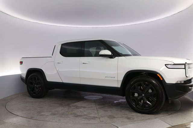 2023 Rivian R1T — photo 11 of 24