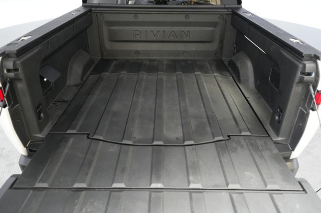 2023 Rivian R1T — photo 6 of 24