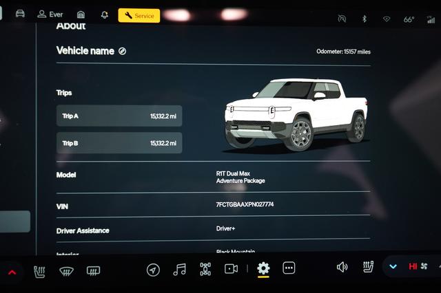 2023 Rivian R1T — photo 5 of 24