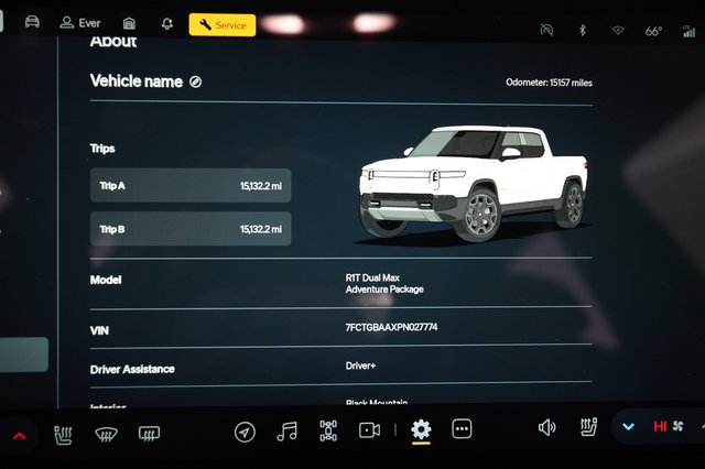 2023 Rivian R1T — photo 5 of 24