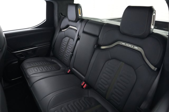 2023 Rivian R1T — photo 19 of 24