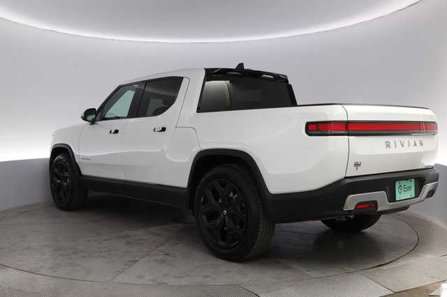 2023 Rivian R1T — photo 13 of 24