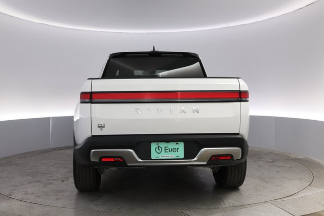 2023 Rivian R1T — photo 12 of 24