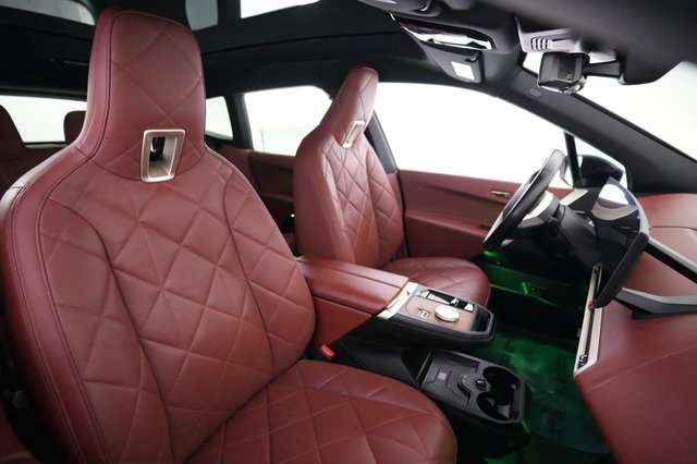 2023 BMW iX — photo 18 of 20