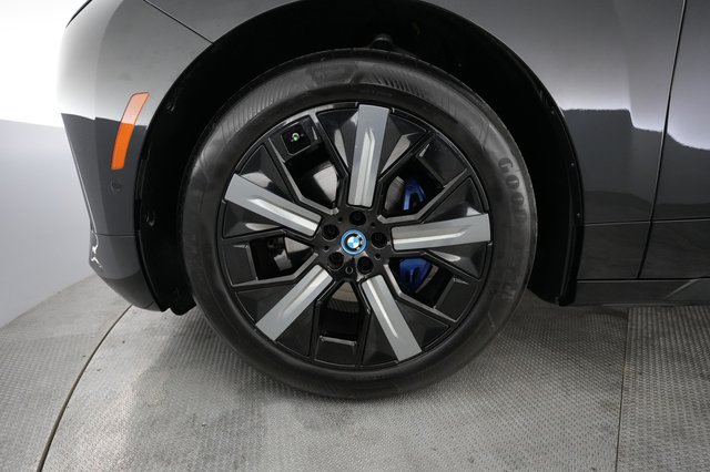 2023 BMW iX — photo 15 of 20