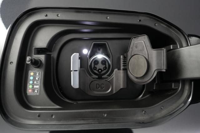 2023 BMW iX — photo 8 of 20
