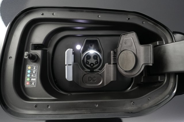 2023 BMW iX — photo 8 of 20
