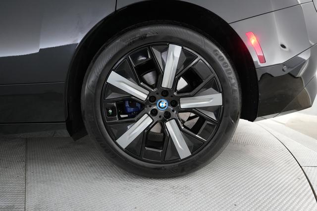 2023 BMW iX — photo 7 of 20