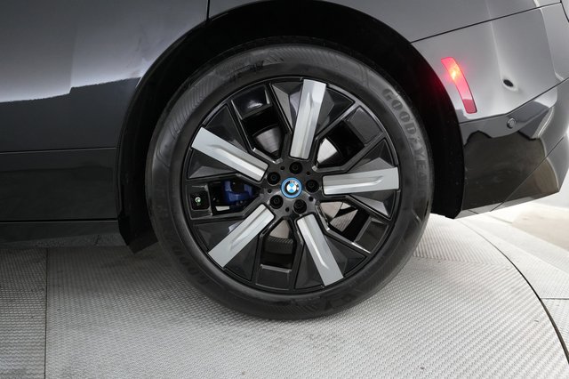 2023 BMW iX — photo 7 of 20
