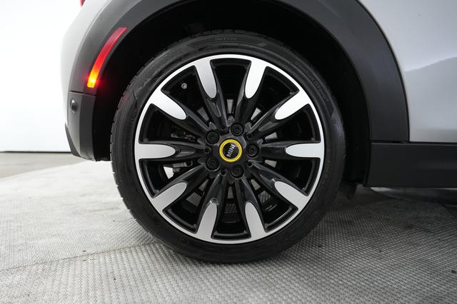 2024 MINI Cooper SE — photo 7 of 20
