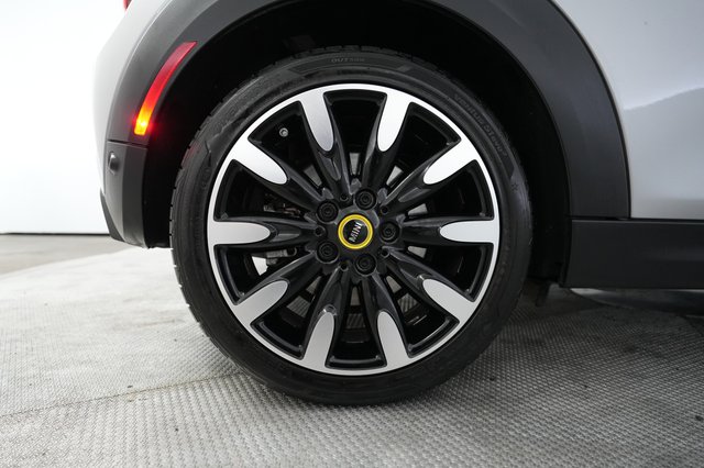 2024 MINI Cooper SE — photo 7 of 20