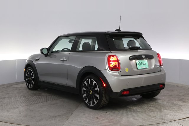 2024 MINI Cooper SE — photo 13 of 20
