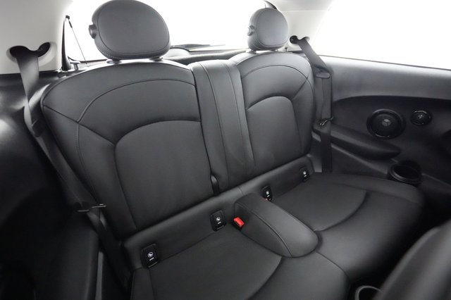2024 MINI Cooper SE — photo 4 of 20