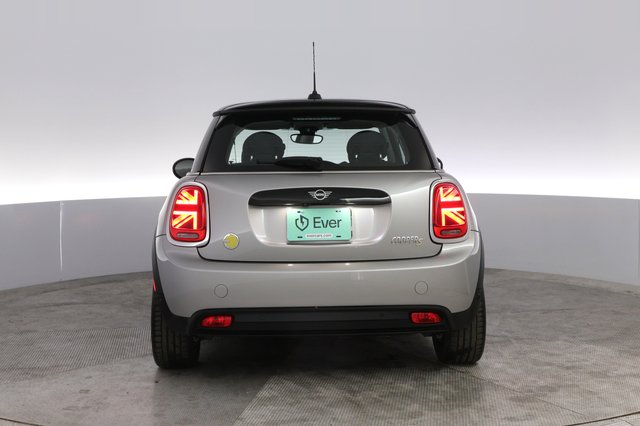 2024 MINI Cooper SE — photo 12 of 20