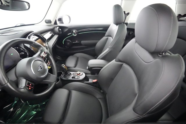 2024 MINI Cooper SE — photo 3 of 20
