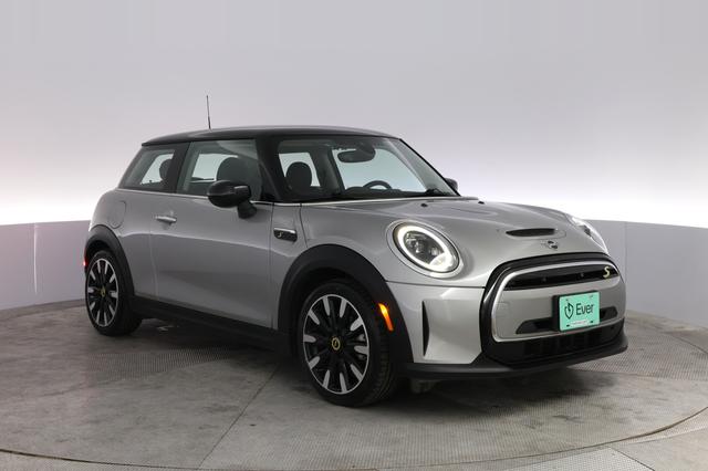 2024 MINI Cooper SE — photo 10 of 20