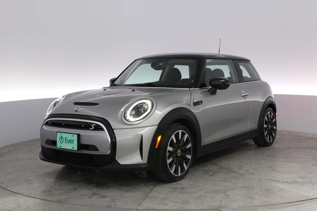 2024 MINI Cooper SE — VIN WMW13DJ0XR2V91213