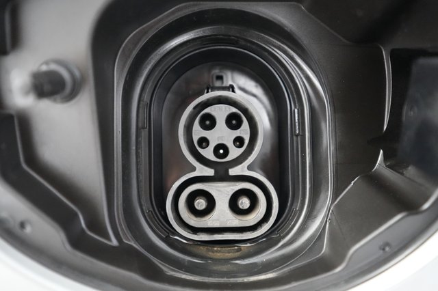 2024 MINI Cooper SE — photo 8 of 20