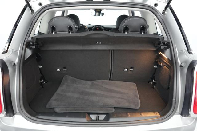 2024 MINI Cooper SE — photo 6 of 20
