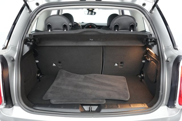2024 MINI Cooper SE — photo 6 of 20