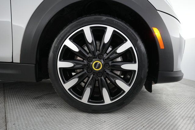 2024 MINI Cooper SE — photo 15 of 20