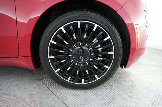 2024 Fiat 500e — photo 16 of 20