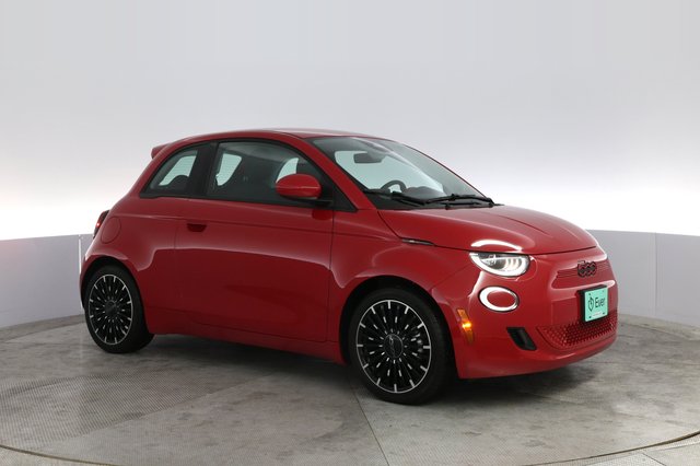 2024 Fiat 500e — photo 11 of 20