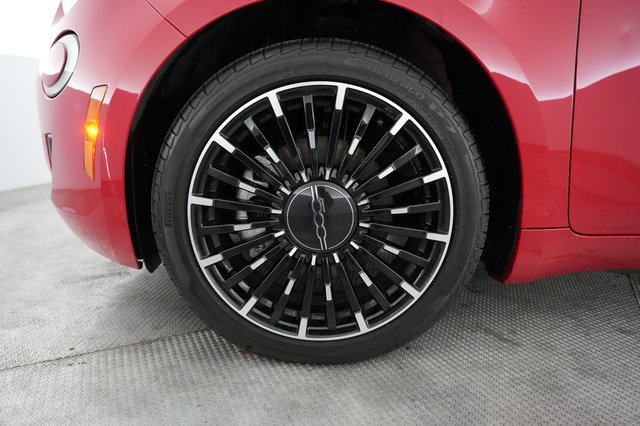 2024 Fiat 500e — photo 15 of 20