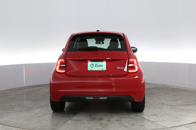 2024 Fiat 500e — photo 12 of 20