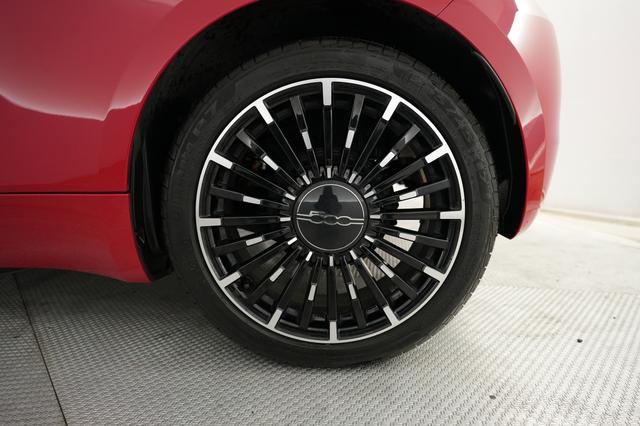 2024 Fiat 500e — photo 7 of 20