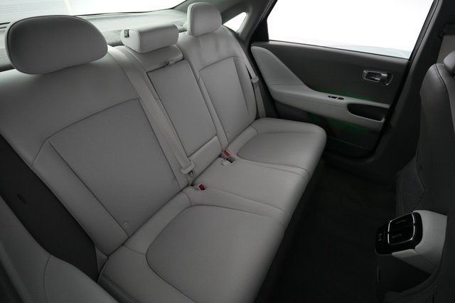2024 Hyundai IONIQ 6 — photo 4 of 20