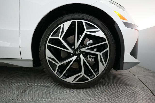 2024 Hyundai IONIQ 6 — photo 15 of 20