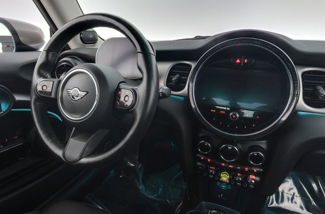 2024 MINI Cooper SE — photo 20 of 23
