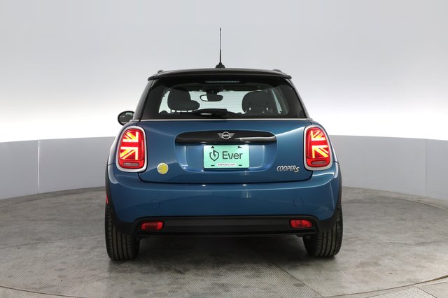 2024 MINI Cooper SE — photo 12 of 23