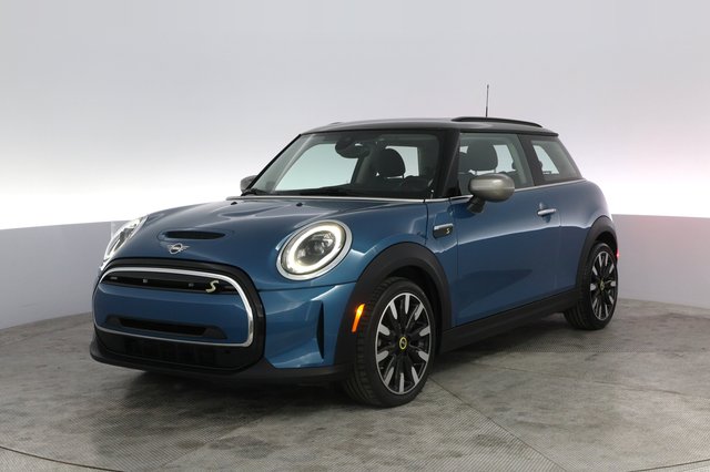 2024 MINI Cooper SE — VIN WMW13DJ06R2V49394