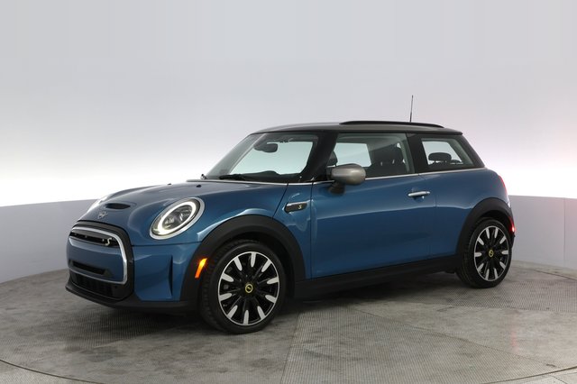 2024 MINI Cooper SE — photo 14 of 23