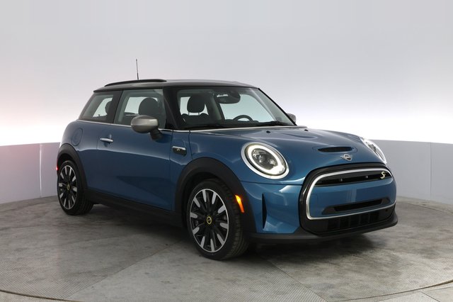 2024 MINI Cooper SE — photo 10 of 23