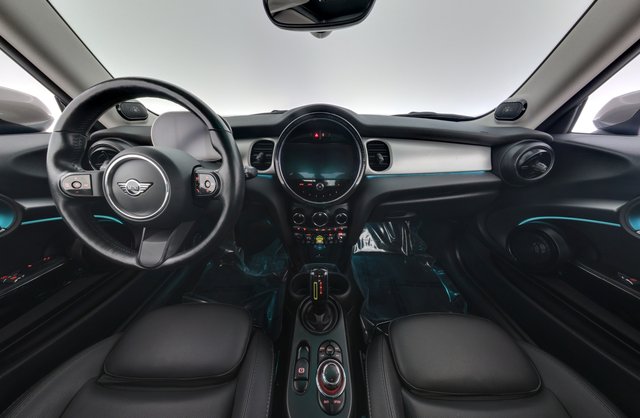 2024 MINI Cooper SE — photo 21 of 23