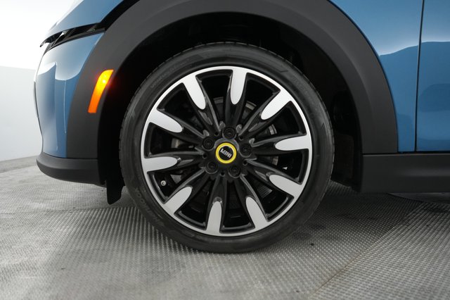 2024 MINI Cooper SE — photo 15 of 23