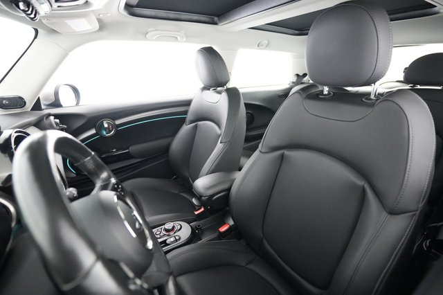 2024 MINI Cooper SE — photo 3 of 23
