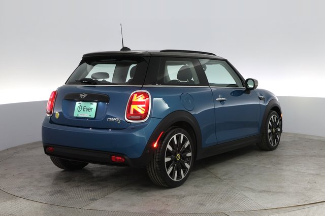 2024 MINI Cooper SE — photo 2 of 23