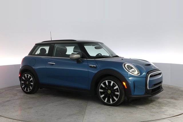 2024 MINI Cooper SE — photo 11 of 23
