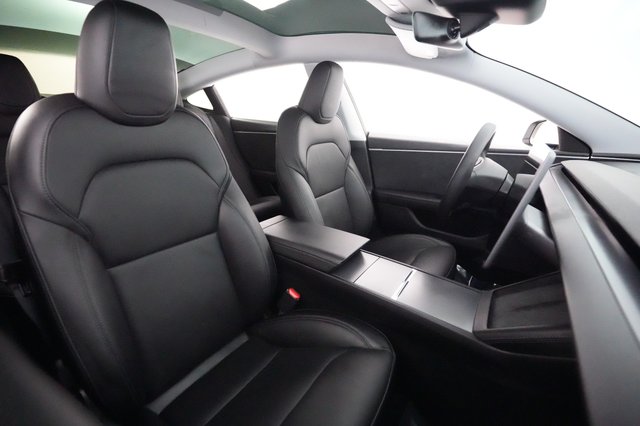 2025 Tesla Model 3 — photo 18 of 21