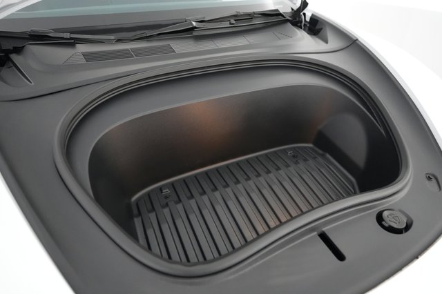 2025 Tesla Model 3 — photo 20 of 21
