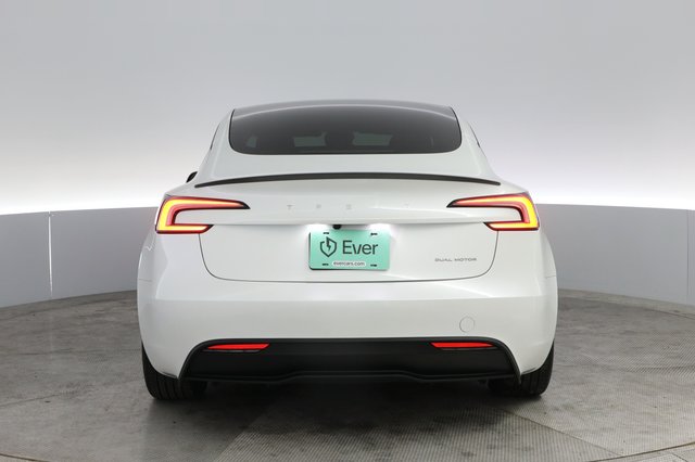 2025 Tesla Model 3 — photo 12 of 21