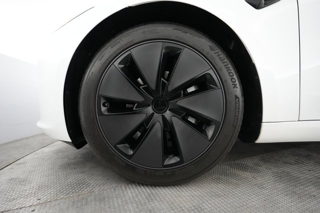2025 Tesla Model 3 — photo 17 of 21